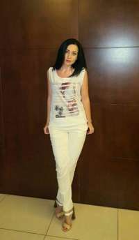 Antalya Grup Escort: Kendine güvenen ve çekici bir bayanla tanışın!